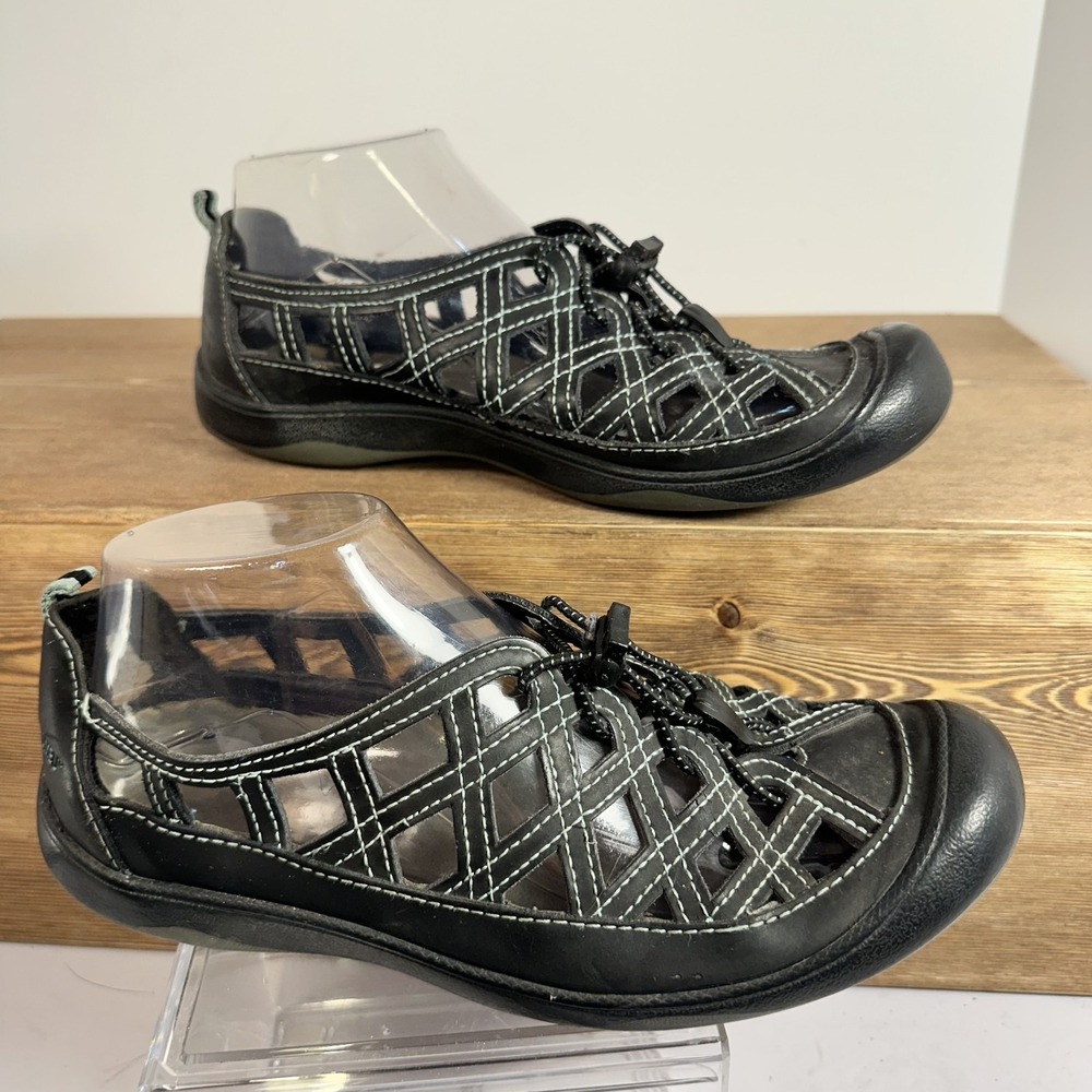KHOMBU DAISY Black Flat Fisherman Shoes Womens 8 Outdoorsy Casual Summer Cutout